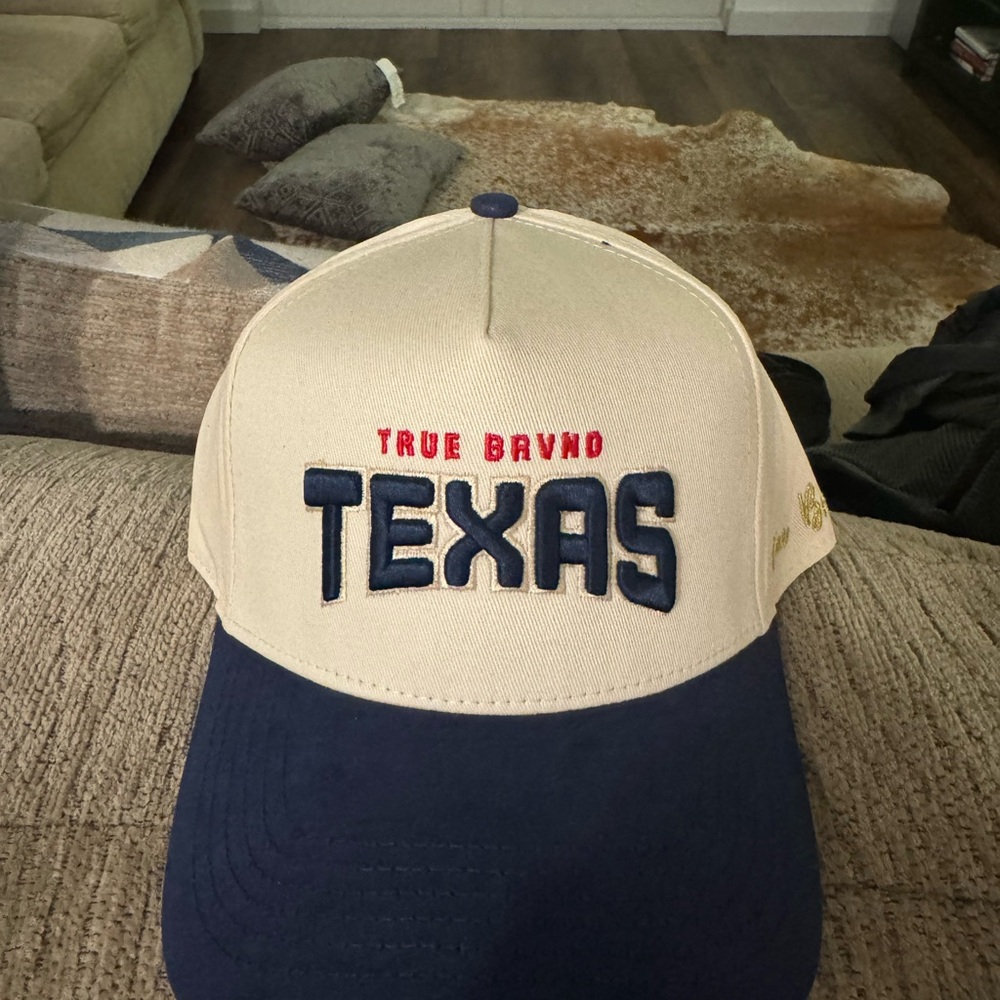 True brvnd Texas Cap - Beige and Blue